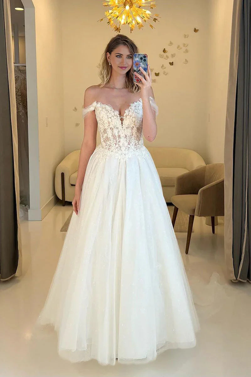 Vestidos de novia de tul con apliques y hombros descubiertos en forma de A